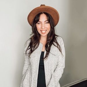 Meet your Posher, Annie